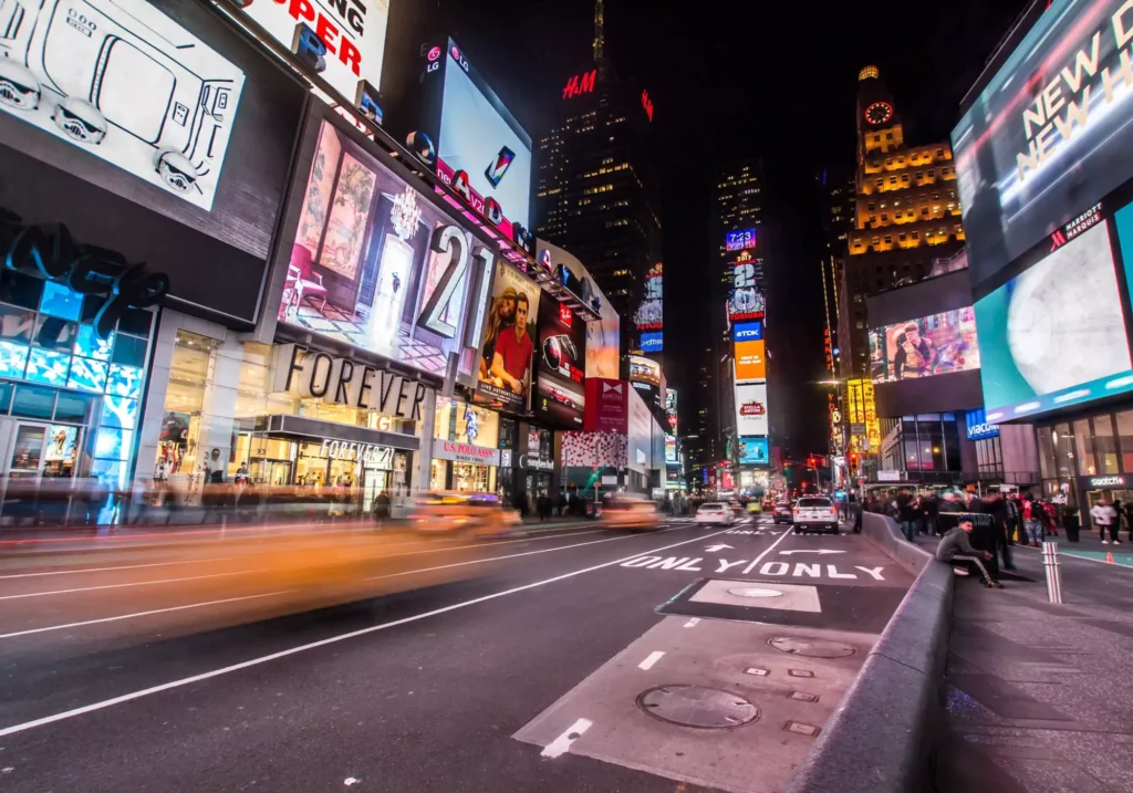 2025 Fashion Trends: What’s In and What’s Out This Year